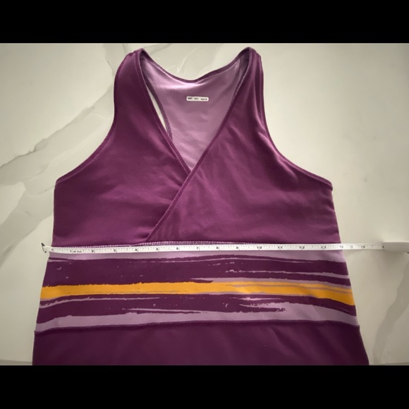 🔥Lululemon Tank Top Size 6🔥 - Picture 2 of 4